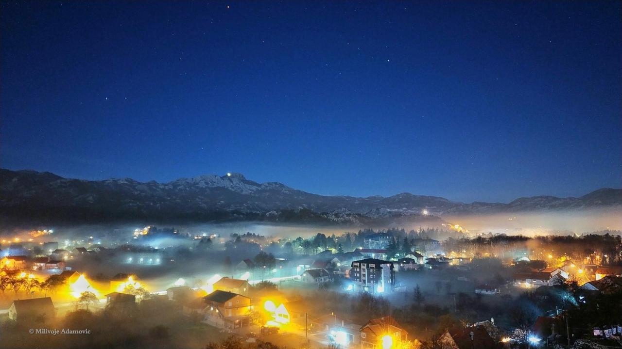 Cvjetni Apartmani Cetinje Luaran gambar
