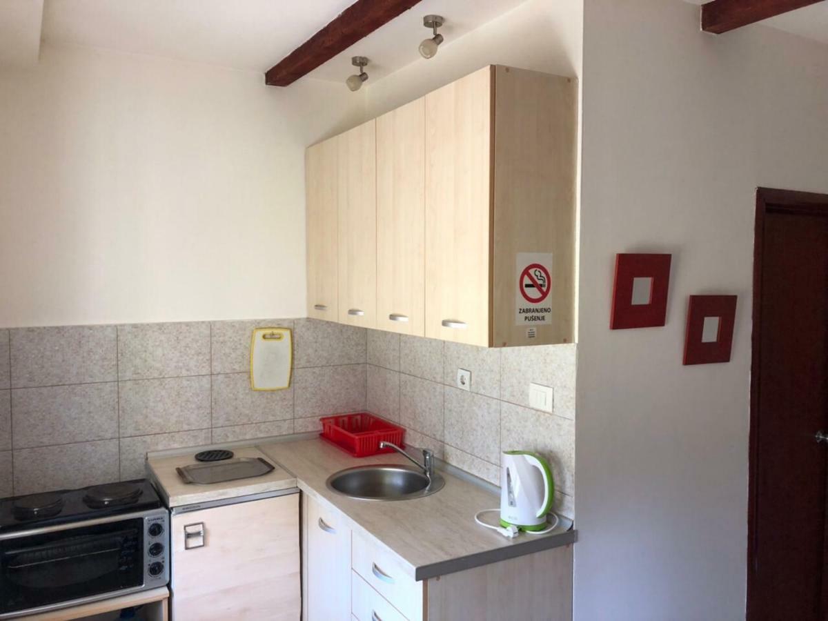 Cvjetni Apartmani Cetinje Luaran gambar